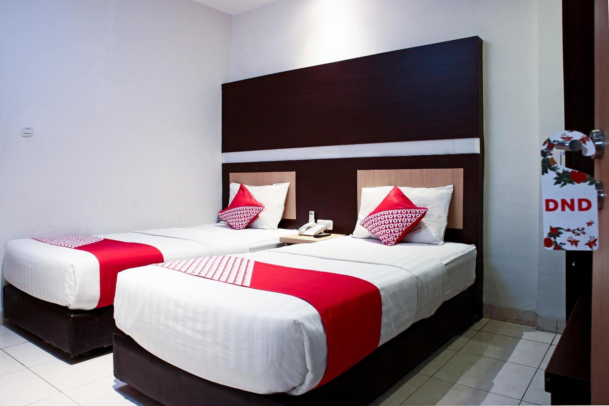 Oyo 1009 Hotel Bumi Malaya เมดาน ภายนอก รูปภาพ